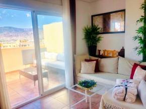 ÁTICO DELUXE entre CENTRO y PLAYA Salinas con TERRAZA, WIFI, PISCINA climatizada, GYM, SAUNA y GARAJE -Smart TV